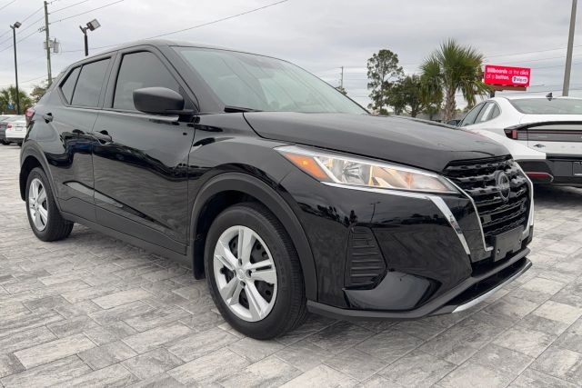 image vehicle 2024 NISSAN KICKS